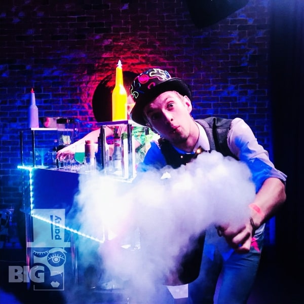 LOUNGE NEO CLUB: PUSAUDŽU BALLĪTE zinātnisko šovu vadītājs / ВЕЧЕРИНКИ ДЛЯ ПОДРОСТКОВ ведущий научных шоу